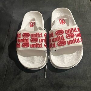 New without tags boys Mark Ecko slides